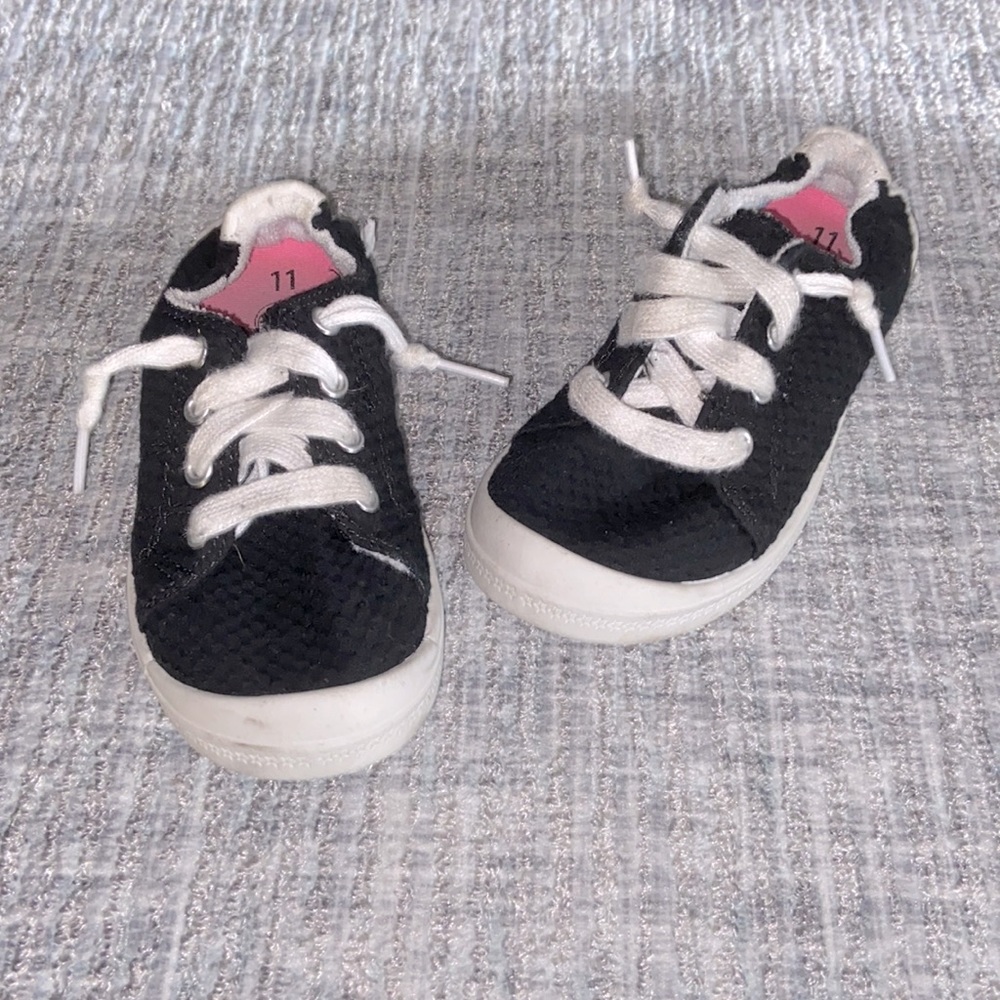 Size 11c Sneaker